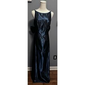 Laundry By Shelli Segal prom Gown Size 6 NWT Blue Shimmer